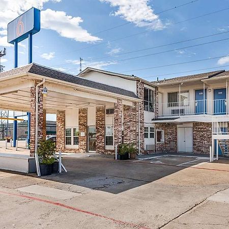 Motel 6 Fort Worth - Northside Экстерьер фото